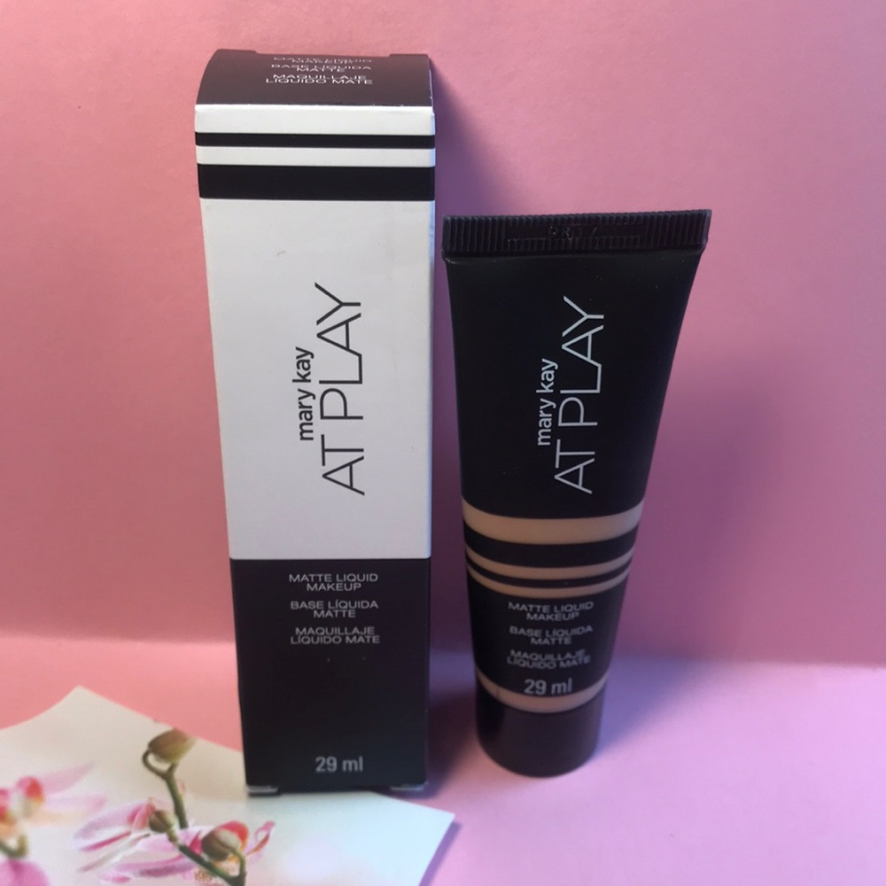 Mary Kay At Play  Makeup Light to Medium